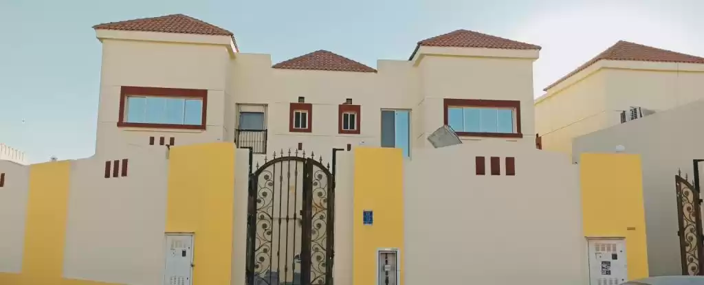 Residential Ready Property Studio F/F Apartment  for rent in Al Sadd , Doha #12637 - 1  image 