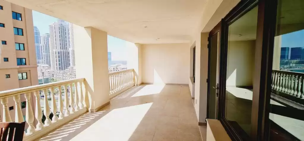yerleşim Hazır Mülk 2 yatak odası S/F Apartman  kiralık içinde Al Sadd , Doha #12640 - 1  image 