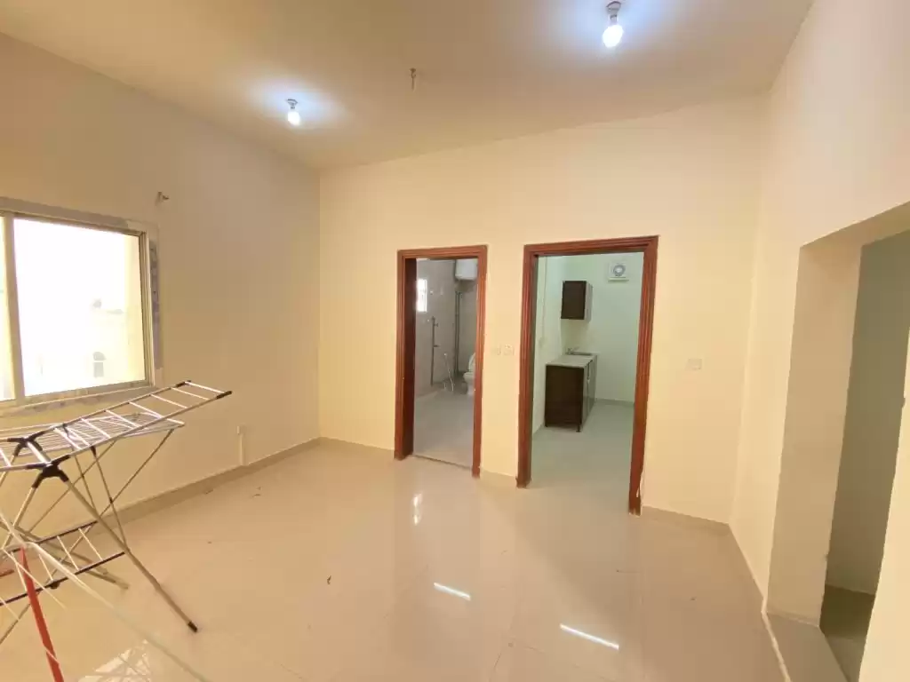 Résidentiel Propriété prête 1 chambre U / f Appartement  a louer au Al-Sadd , Doha #12737 - 1  image 