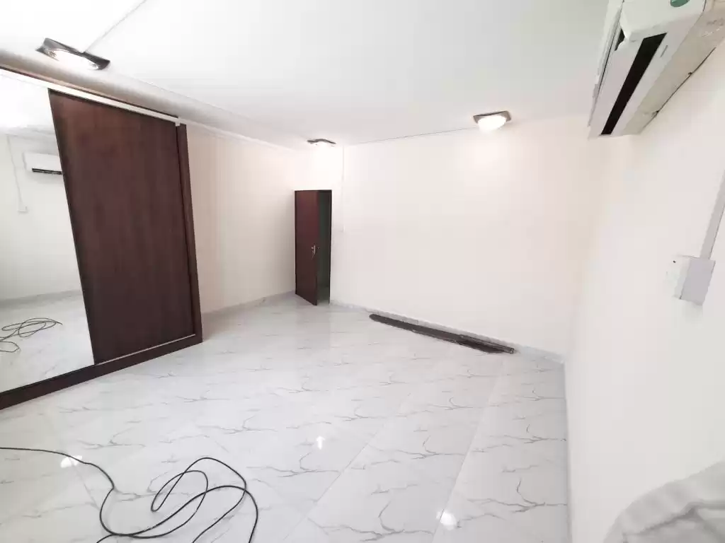 住宅 就绪物业 1 间卧室 U/F 公寓  出租 在 多哈 #12760 - 1  image 