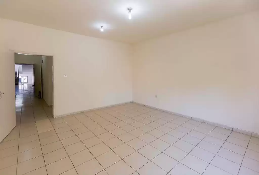 住宅 就绪物业 4 间卧室 U/F 公寓  出租 在 萨德 , 多哈 #12786 - 1  image 