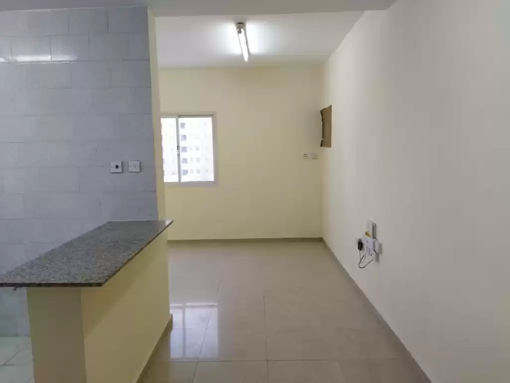 住宅 就绪物业 2 间卧室 U/F 公寓  出租 在 萨德 , 多哈 #12813 - 1  image 
