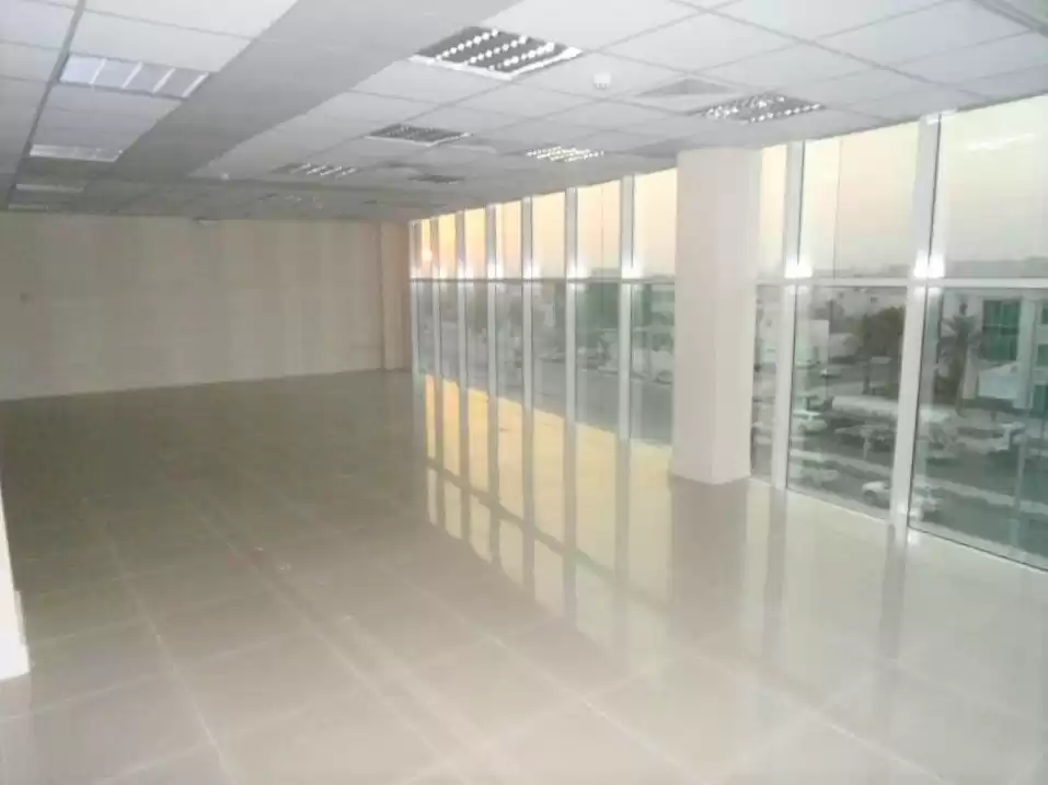 Commercial Propriété prête S / F Bureau  a louer au Al-Sadd , Doha #12824 - 1  image 