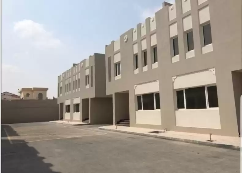 Résidentiel Propriété prête 6 chambres U / f Villa à Compound  a louer au Doha #12894 - 1  image 