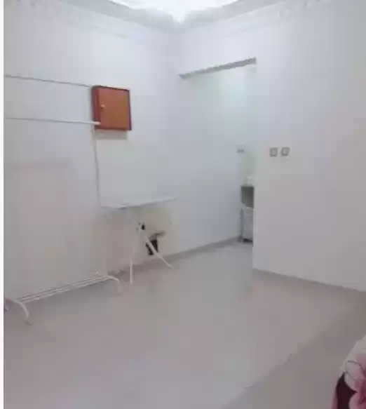 Residential Ready Property 1 Bedroom U/F Apartment  for rent in Al Sadd , Doha #12909 - 1  image 