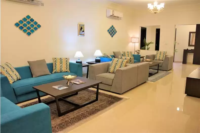 Résidentiel Propriété prête 2 chambres S / F Villa à Compound  a louer au Al-Sadd , Doha #12923 - 1  image 