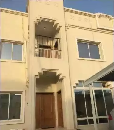 Residential Ready Property Studio U/F Apartment  for rent in Al Sadd , Doha #12964 - 1  image 