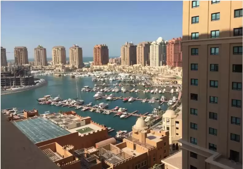 yerleşim Hazır Mülk 1 yatak odası S/F Apartman  kiralık içinde Doha #12975 - 1  image 