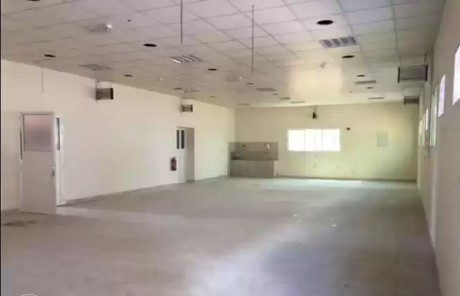 استفاده مختلط املاک آماده 7+ اتاق خواب U/F اردوگاه کار  برای اجاره که در دوحه #12978 - 1  image 