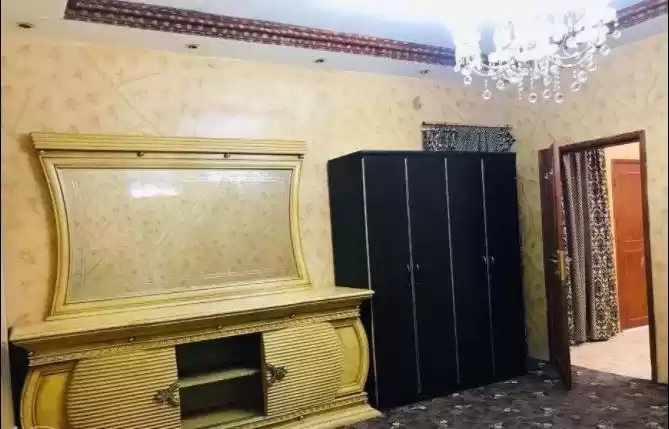 Жилой Готовая недвижимость 1 спальня Н/Ф Квартира  в аренду в Доха #12984 - 1  image 