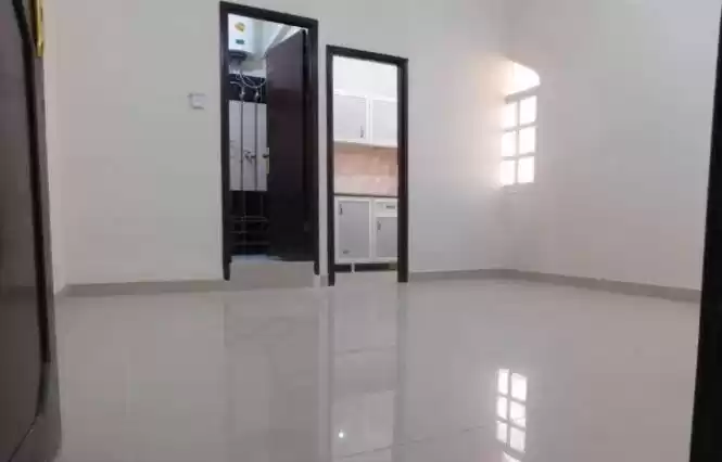 Residential Ready Property Studio S/F Apartment  for rent in Al Sadd , Doha #12987 - 1  image 