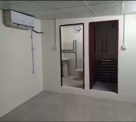 Résidentiel Propriété prête Studio S / F Appartement  a louer au Al-Sadd , Doha #13023 - 1  image 