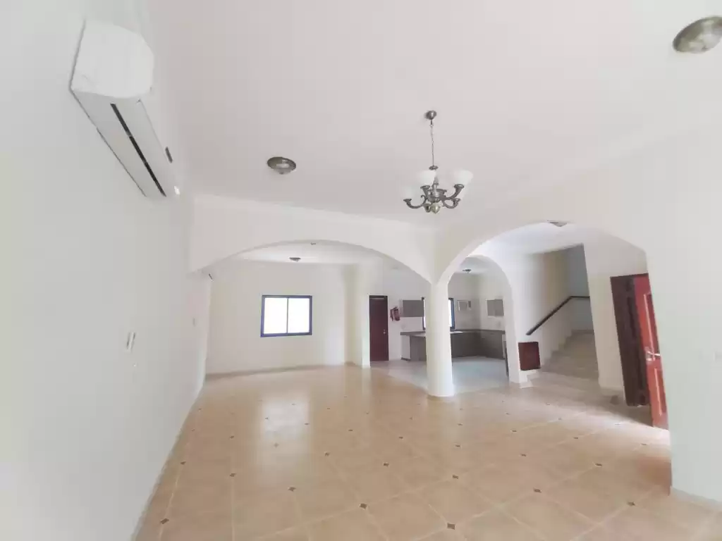 مسکونی املاک آماده 3 خوابه U/F ویلا در مجتمع  برای اجاره که در السد , دوحه #13096 - 1  image 