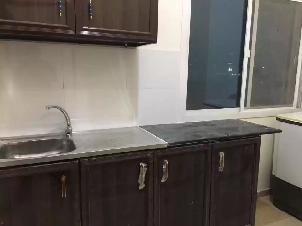 Residential Ready Property 1 Bedroom U/F Apartment  for rent in Al Sadd , Doha #13110 - 1  image 
