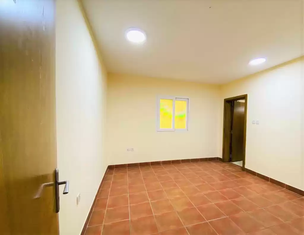 住宅 就绪物业 2 间卧室 U/F 公寓  出租 在 萨德 , 多哈 #13121 - 1  image 