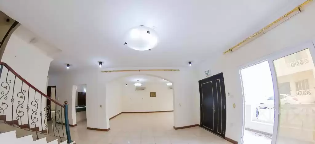 سكني عقار جاهز 5 غرف  غير مفروش فيلا في مجمع  للإيجار في السد , الدوحة #13201 - 1  صورة 