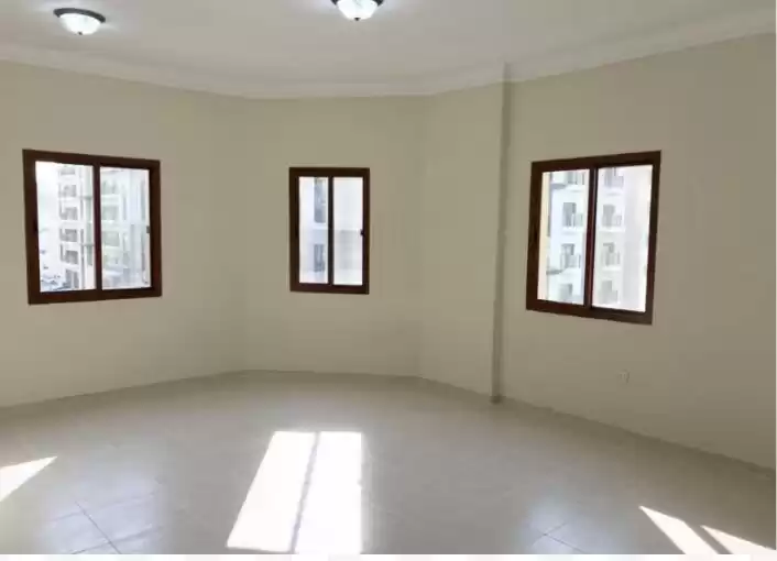 Residential Ready Property 3 Bedrooms S/F Apartment  for rent in Al Sadd , Doha #13291 - 1  image 