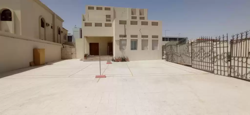 Residencial Listo Propiedad 2 dormitorios U / F Apartamento  alquiler en Doha #13353 - 1  image 