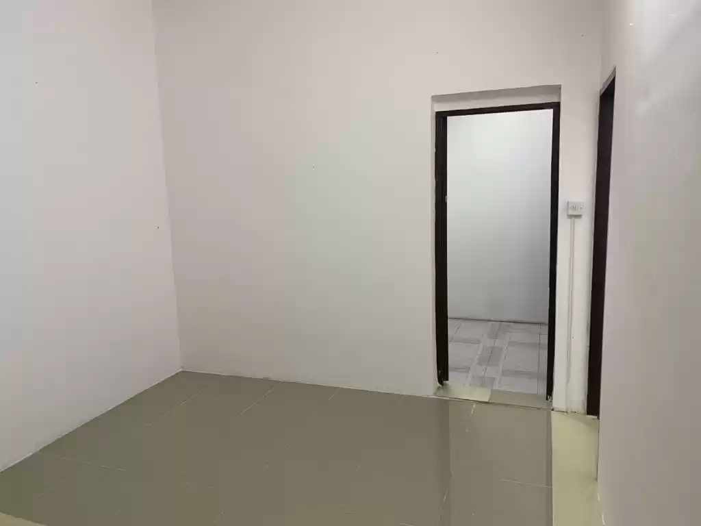 yerleşim Hazır Mülk 1 yatak odası U/F Apartman  kiralık içinde Al Sadd , Doha #13389 - 1  image 