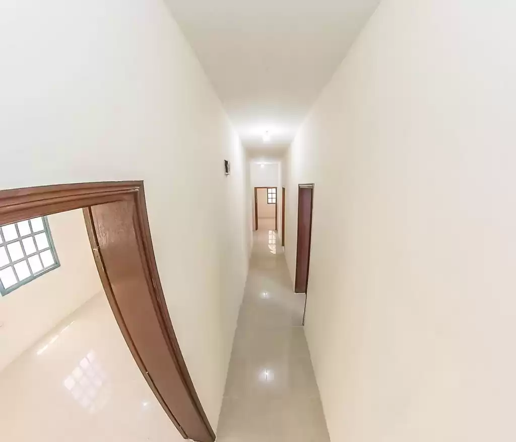 Residential Ready Property 3 Bedrooms U/F Apartment  for rent in Al Sadd , Doha #13413 - 1  image 