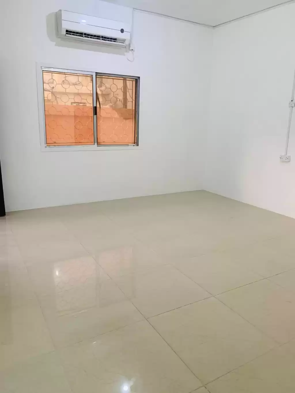 سكني عقار جاهز ستوديو غير مفروش شقة  للإيجار في السد , الدوحة #13416 - 1  صورة 