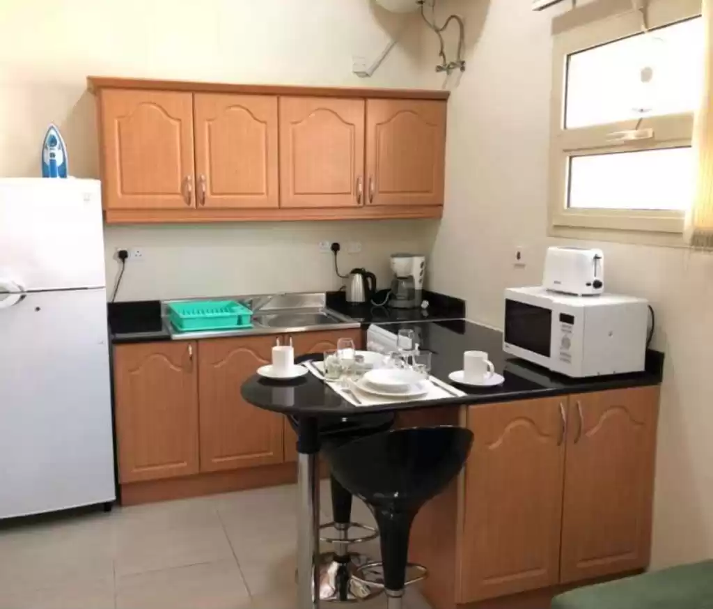 Résidentiel Propriété prête 1 chambre F / F Appartement  a louer au Doha #13431 - 1  image 