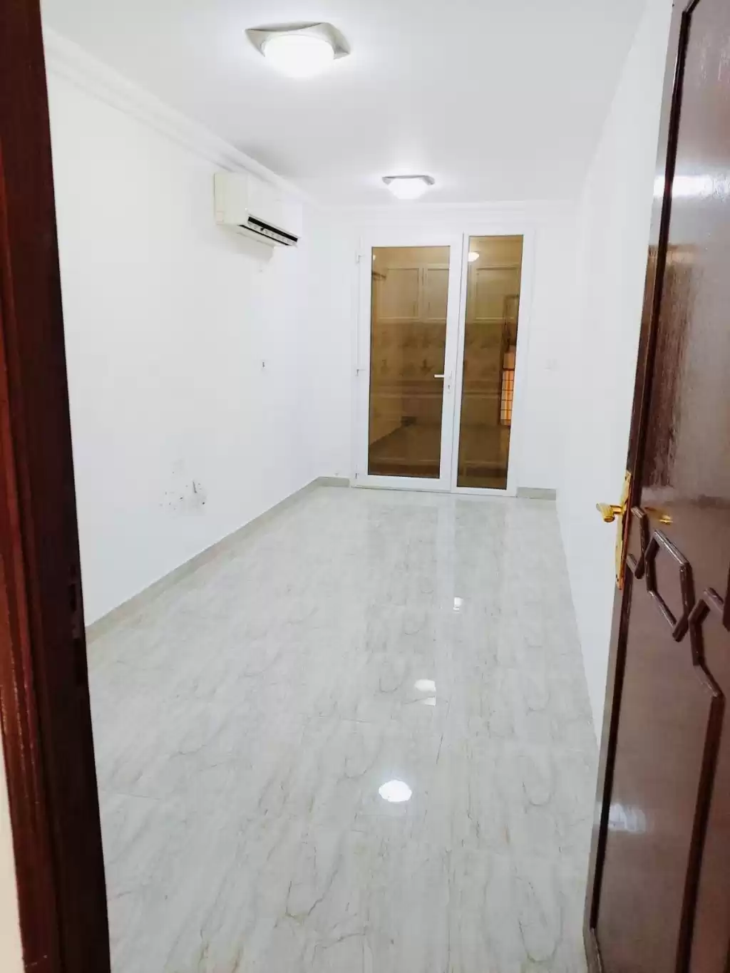 yerleşim Hazır Mülk 1 yatak odası U/F Apartman  kiralık içinde Al Sadd , Doha #13439 - 1  image 