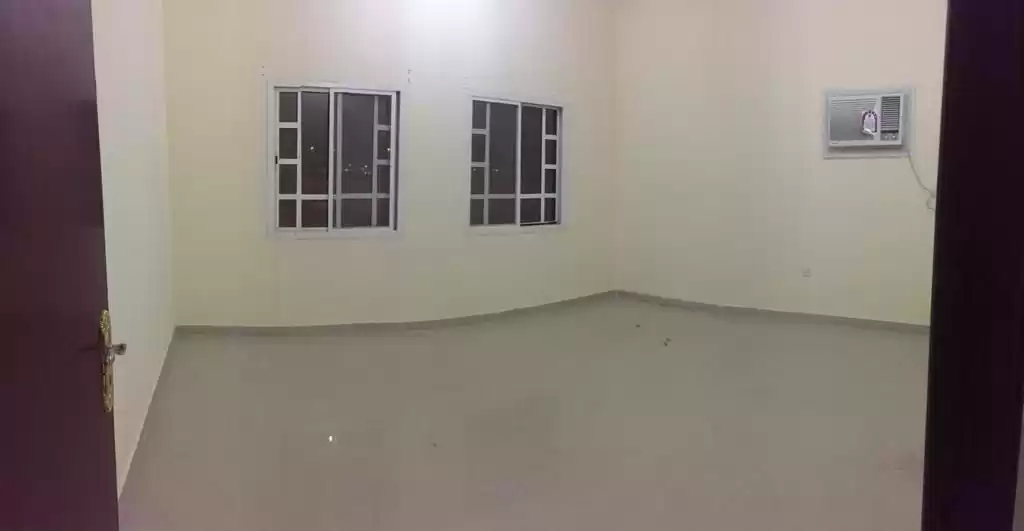 Residential Ready Property 1 Bedroom U/F Apartment  for rent in Al Sadd , Doha #13450 - 1  image 