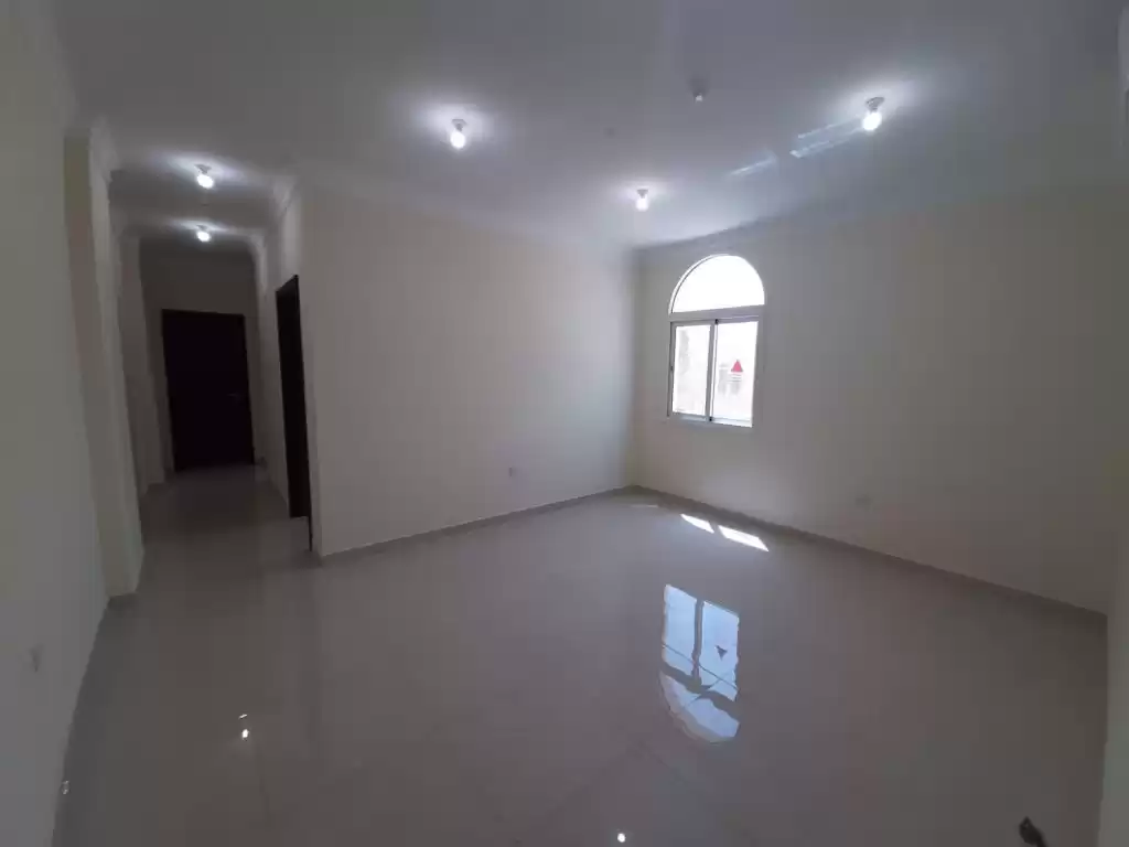 住宅 就绪物业 3 间卧室 U/F 公寓  出租 在 萨德 , 多哈 #13466 - 1  image 