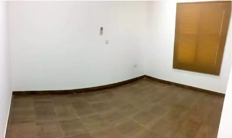 Residential Ready Property 2 Bedrooms U/F Apartment  for rent in Al Sadd , Doha #13539 - 1  image 