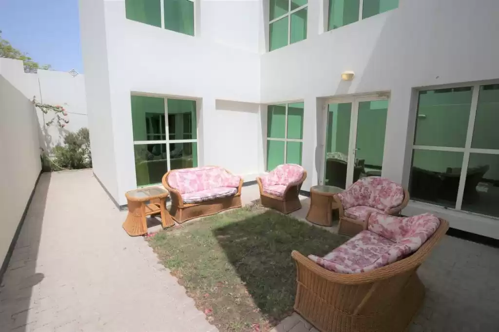 yerleşim Hazır Mülk 3 yatak odası U/F Apartman  kiralık içinde Al Sadd , Doha #13562 - 1  image 
