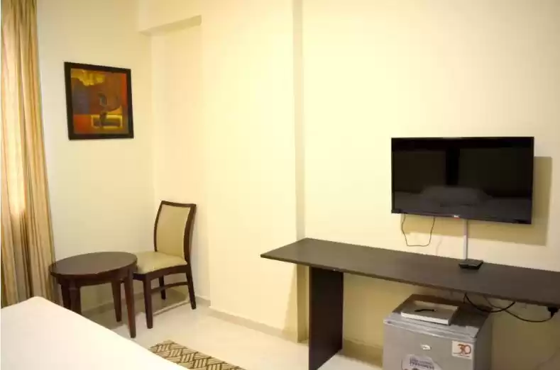 Residential Ready Property 1 Bedroom F/F Apartment  for rent in Doha #13619 - 1  image 