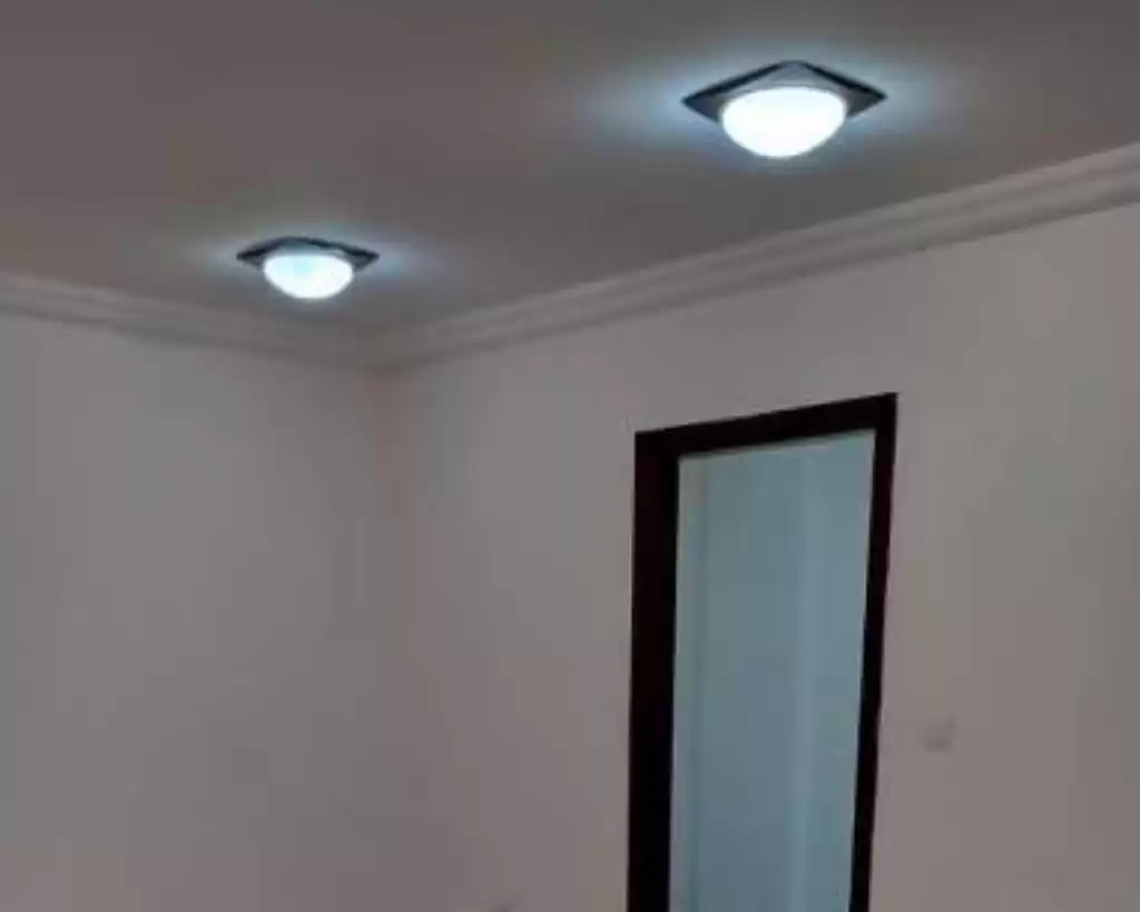 Residential Ready Property 1 Bedroom U/F Apartment  for rent in Doha #13620 - 1  image 