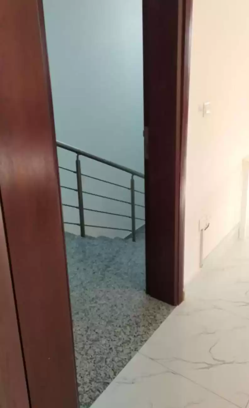 yerleşim Hazır Mülk 1 yatak odası U/F Apartman  kiralık içinde Al Sadd , Doha #13625 - 1  image 