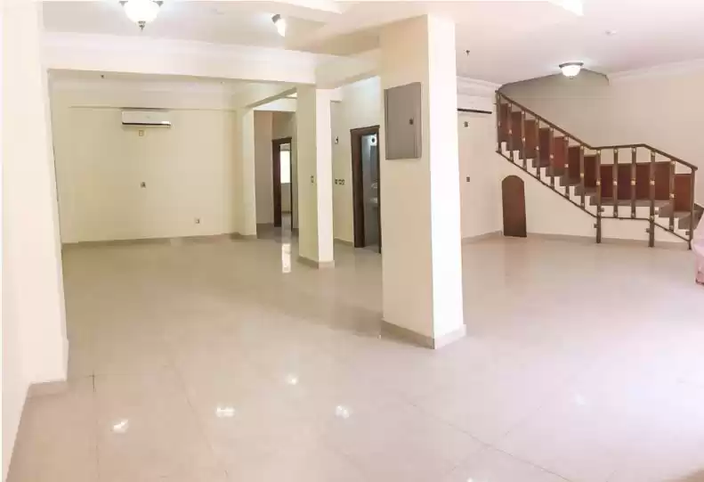 مسکونی املاک آماده 5 اتاق خواب U/F ویلا در مجتمع  برای اجاره که در السد , دوحه #13647 - 1  image 