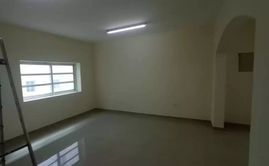 Residential Ready Property 4 Bedrooms F/F Apartment  for rent in Doha #13662 - 1  image 
