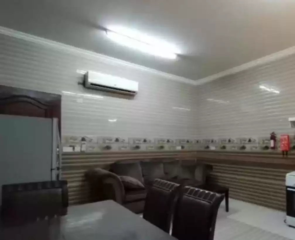 Résidentiel Propriété prête 1 chambre F / F Appartement  a louer au Doha #13683 - 1  image 