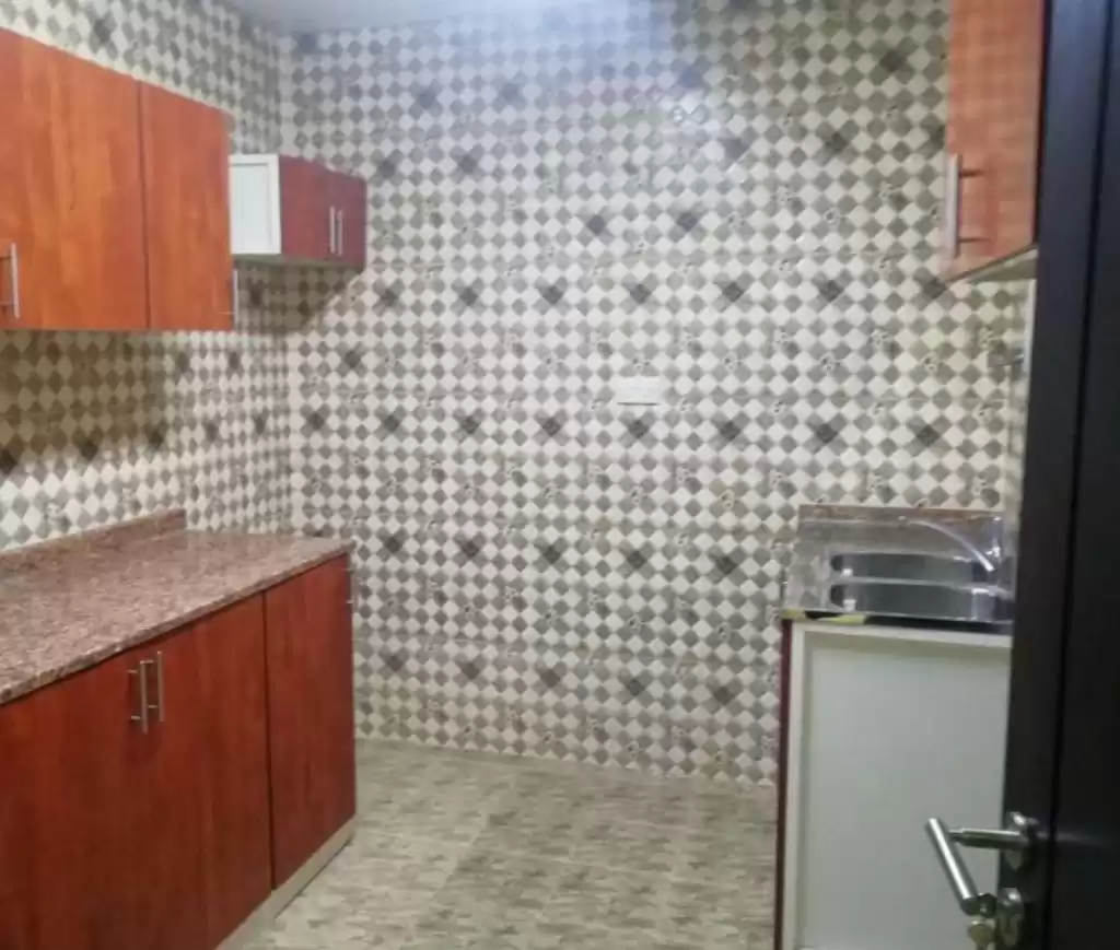 Residential Ready Property 3 Bedrooms U/F Apartment  for rent in Al Sadd , Doha #13742 - 1  image 