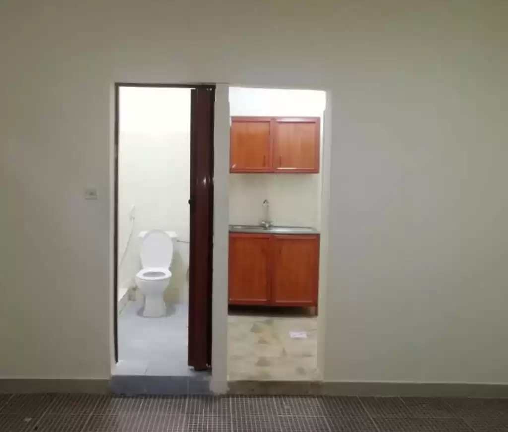 Résidentiel Propriété prête 1 chambre U / f Appartement  a louer au Al-Sadd , Doha #13746 - 1  image 