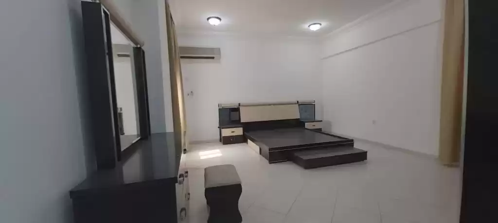 Residential Ready Property 3 Bedrooms F/F Apartment  for rent in Al Sadd , Doha #13889 - 1  image 