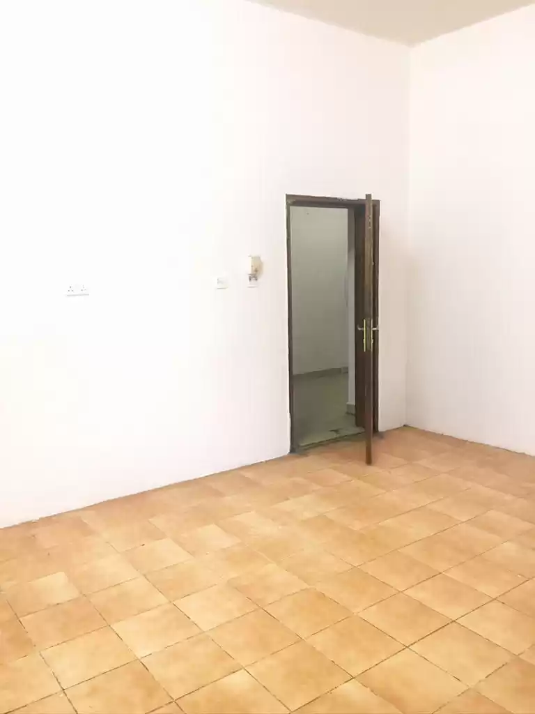 Residential Ready Property 7+ Bedrooms U/F Apartment  for rent in Al Sadd , Doha #13907 - 1  image 