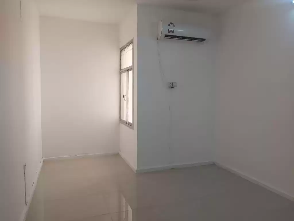 Résidentiel Propriété prête 4 chambres U / f Appartement  a louer au Al-Sadd , Doha #13921 - 1  image 