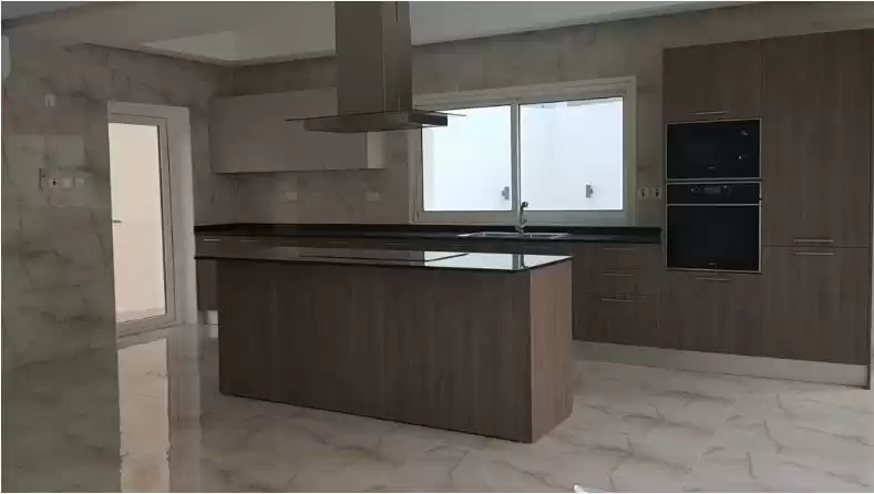 سكني عقار جاهز 5 غرف  غير مفروش فيلا  للبيع في السد , الدوحة #13964 - 1  صورة 