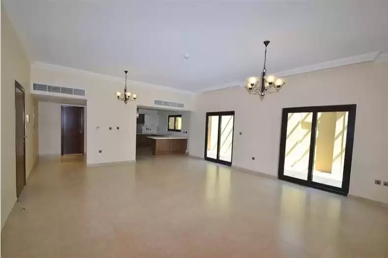 yerleşim Hazır Mülk 3 yatak odası S/F Apartman  kiralık içinde Al Sadd , Doha #13974 - 1  image 
