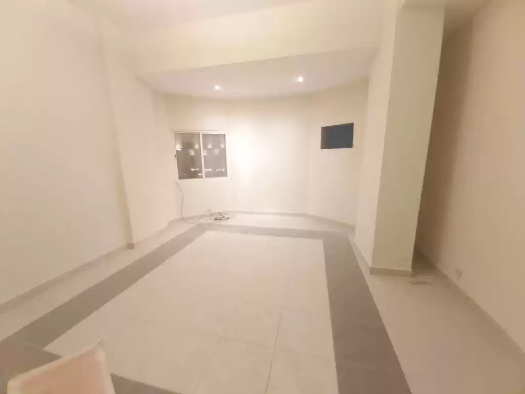 Wohn Klaar eigendom 2 Schlafzimmer U/F Wohnung  zu vermieten in Al Sadd , Doha #14032 - 1  image 