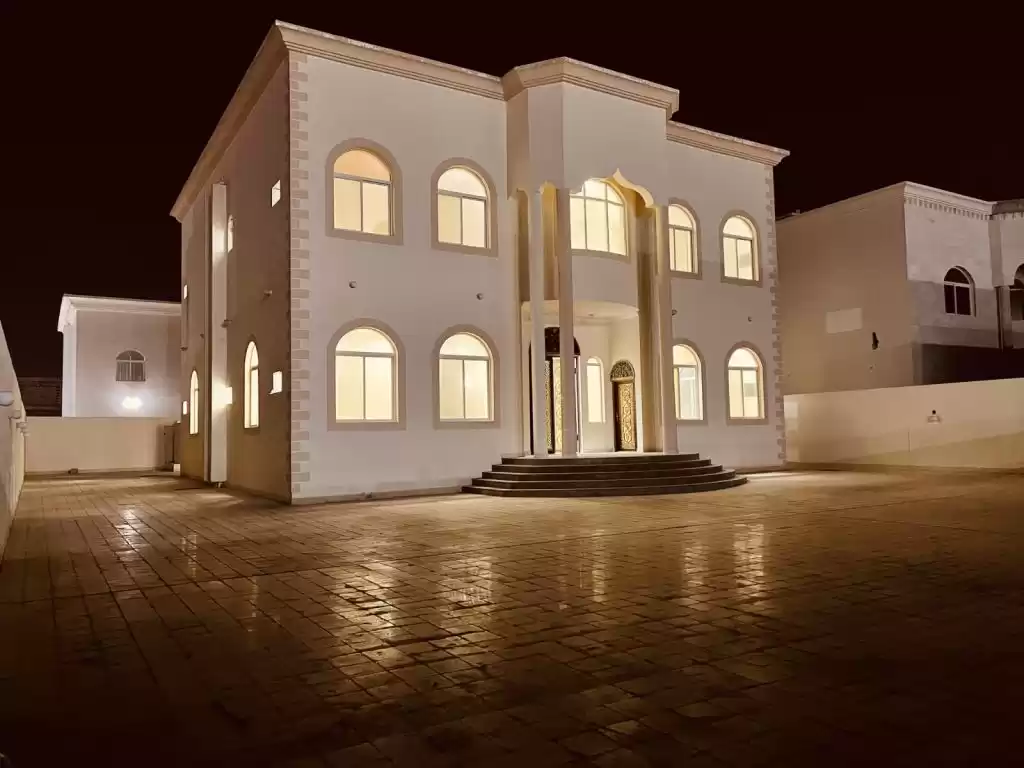 yerleşim Hazır Mülk Stüdyo U/F Apartman  kiralık içinde Al Sadd , Doha #14046 - 1  image 