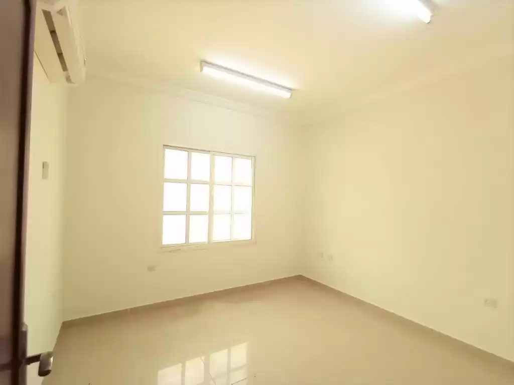 住宅 就绪物业 2 间卧室 U/F 公寓  出租 在 萨德 , 多哈 #14132 - 1  image 