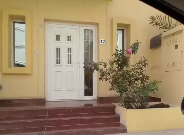 سكني عقار جاهز 5 غرف  غير مفروش فيلا في مجمع  للإيجار في السد , الدوحة #14136 - 1  صورة 