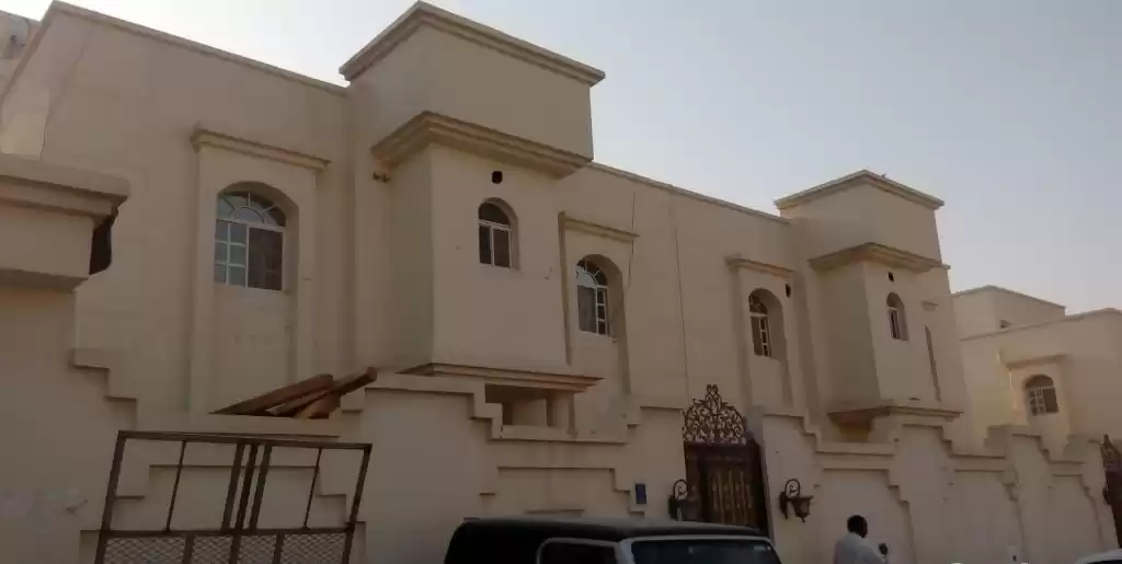 yerleşim Hazır Mülk Stüdyo U/F Apartman  kiralık içinde Al Sadd , Doha #14168 - 1  image 