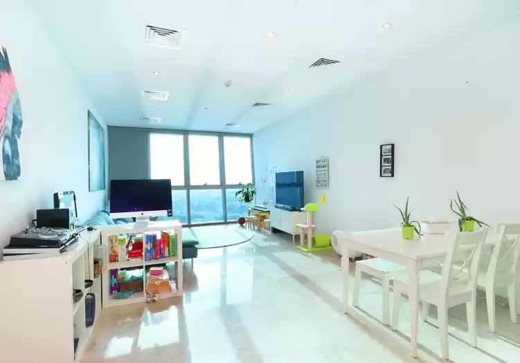 Wohn Klaar eigendom 2 + Magd Schlafzimmer F/F Wohnung  zu verkaufen in Al Sadd , Doha #14184 - 1  image 